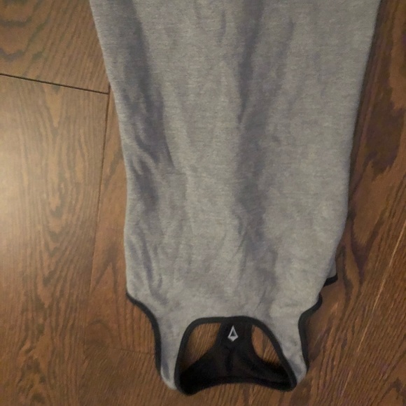 ivivva réversible tank top - Picture 2 of 2